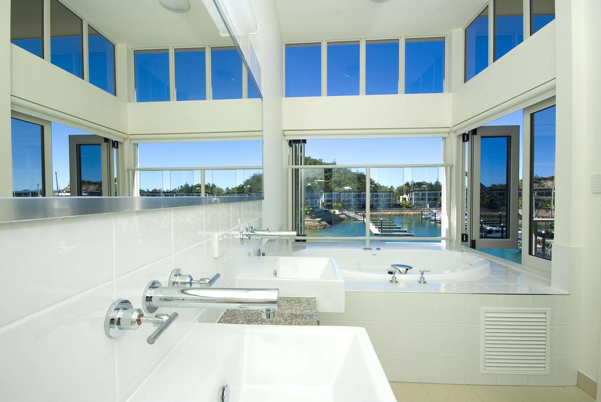 נלי ביי Beachside Magnetic Harbour Apartments מראה חיצוני תמונה